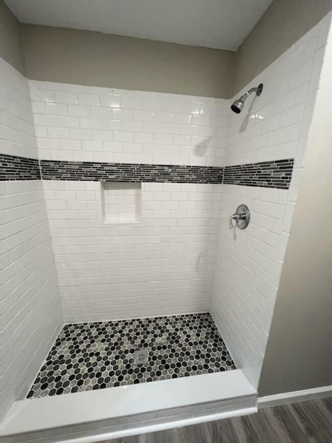 Building Photo - Renovated 3/2 in Cedar HIlls