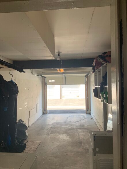 One Car Garage - 2145 Via Sonora