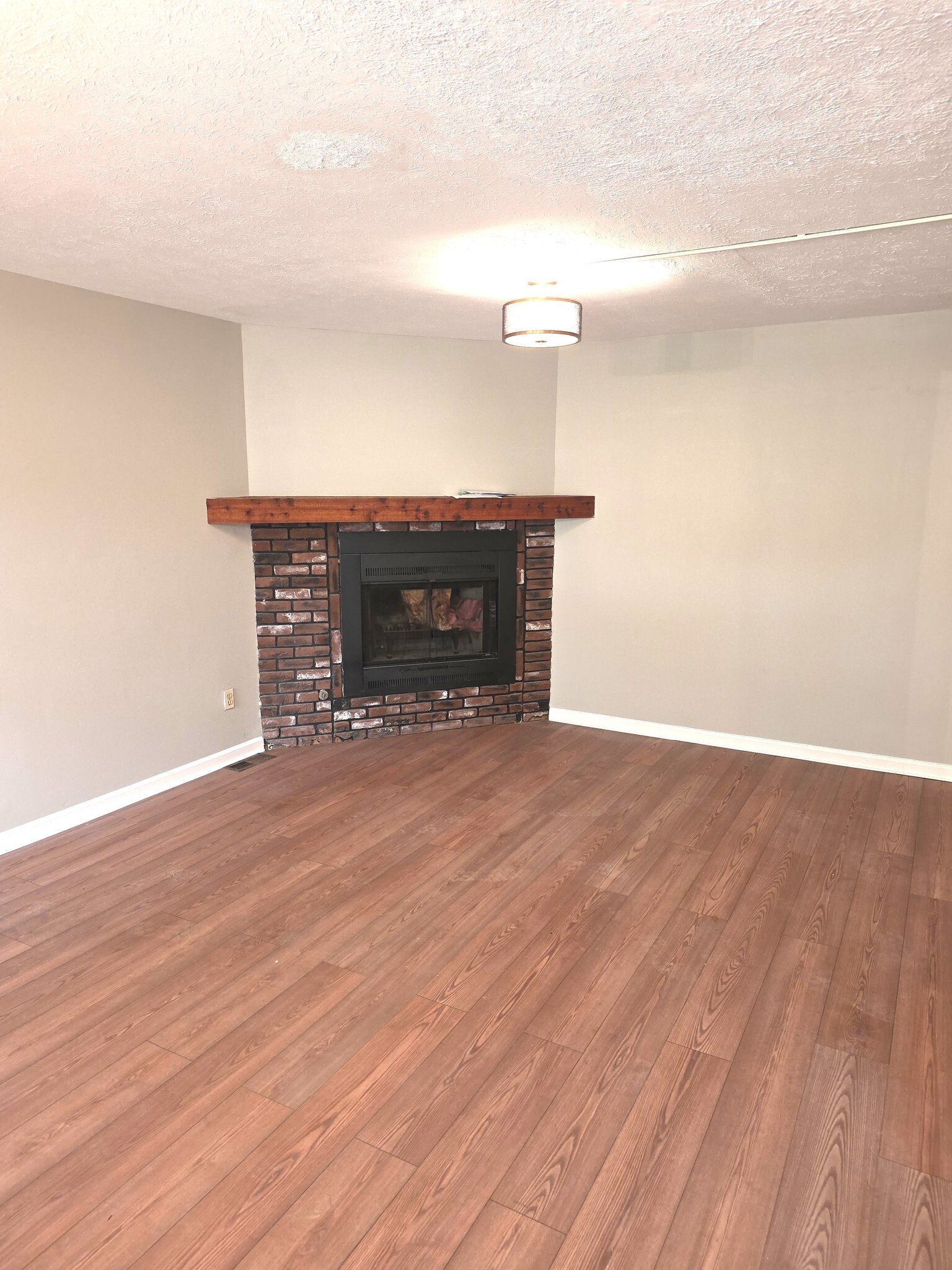 Building Photo - 1653 Southbend Dr
