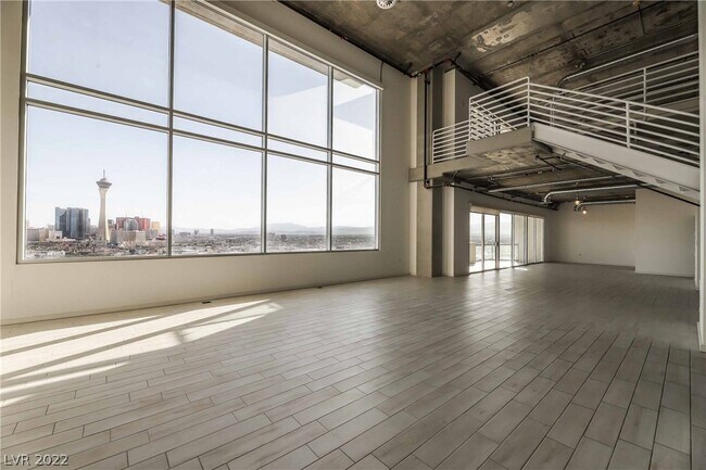 Building Photo - 900 S Las Vegas Blvd