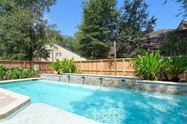 Building Photo - 5 Berrypick Ln