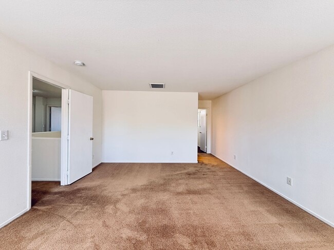 Building Photo - Available Now-Lovely Two Story Home!  Make it yours!