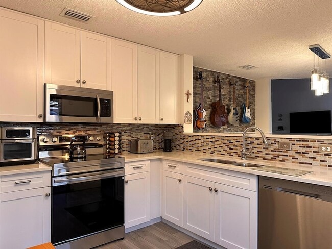 Building Photo - 1728 Shoreside Cir