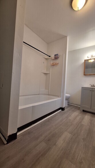 Building Photo - 436 N Law St