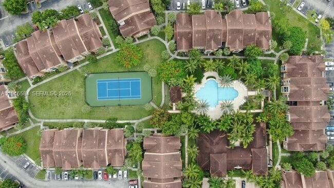 Building Photo - 7930 N Nob Hill Rd