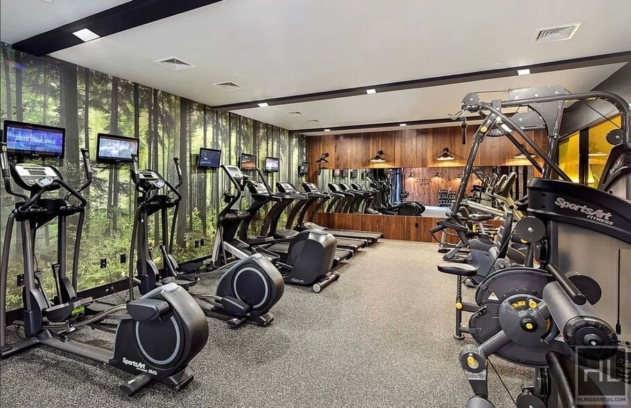 Building Photo - Bruckner Boulevard