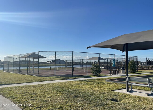 Building Photo - 2981 Casterton Dr