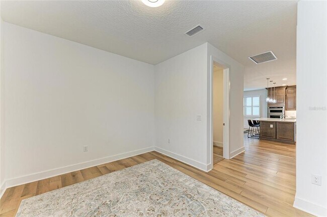 Building Photo - 18530 Midsummer Pl