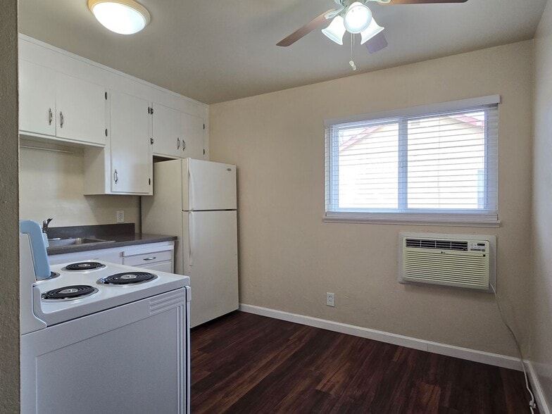 Building Photo - 511-523 E Reed St