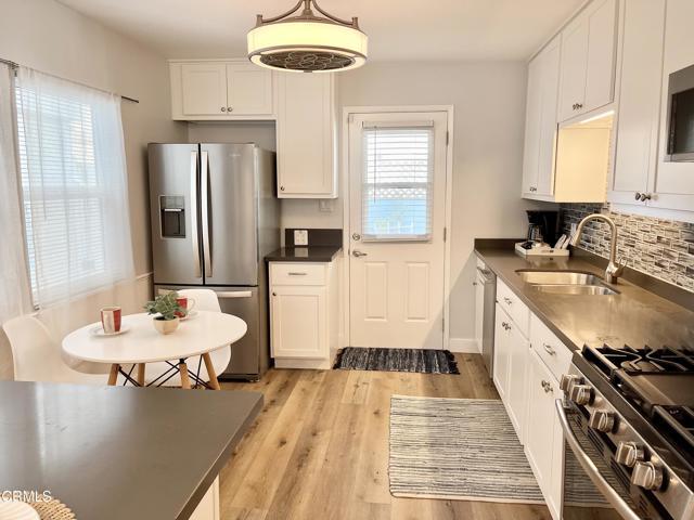 Building Photo - 3945 Sunset Ln