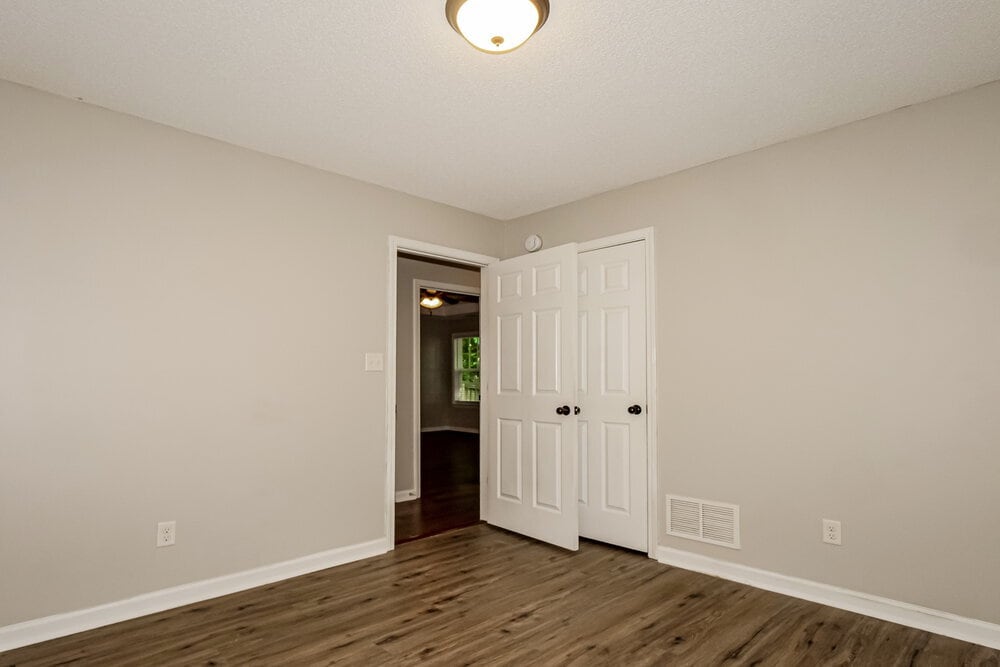 Building Photo - 7333 Green Ash Dr
