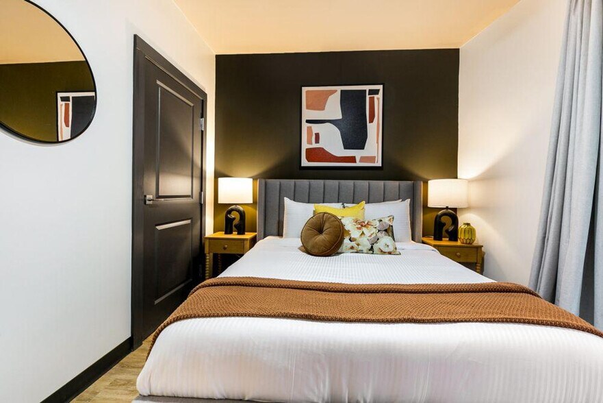 Building Photo - 611 Commerce St