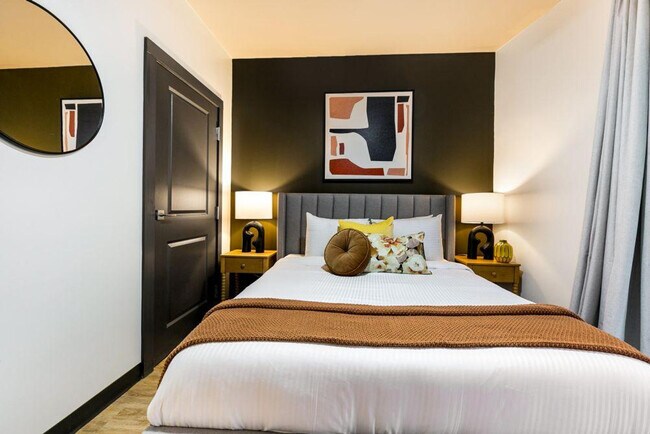 Building Photo - 611 Commerce St