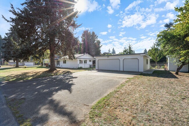 Building Photo - MOVE IN READY NOW! 2-Bedroom Rambler with Detached 900 Sq. Ft. Garage & Studio on Spacious Fenced...