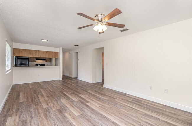 Building Photo - 2290-2296 Fox Hollow Dr.