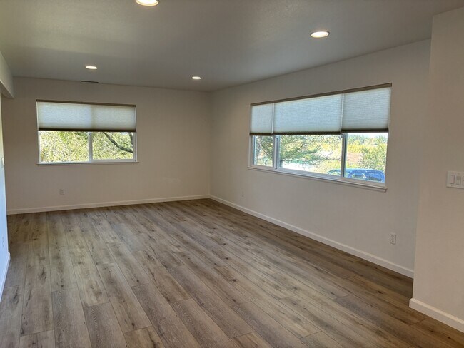 Building Photo - 1776 Meda Ave