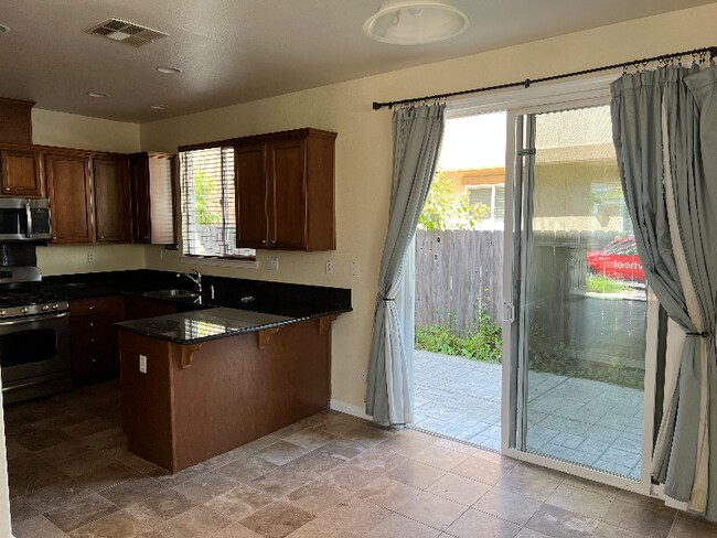 Building Photo - 9405 Clemente Dr