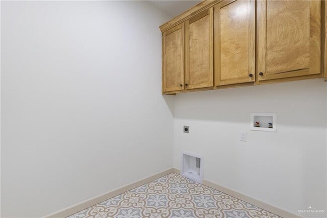 Building Photo - 17 N Alyna Ave