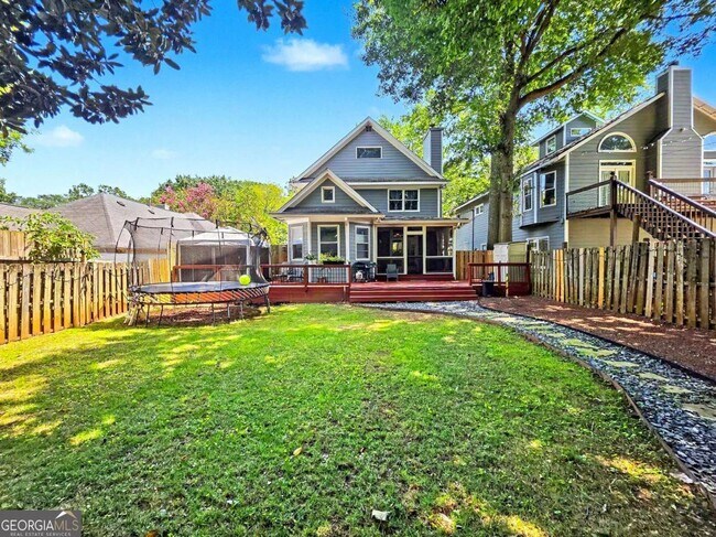 Building Photo - 324 Brooks Ave NE