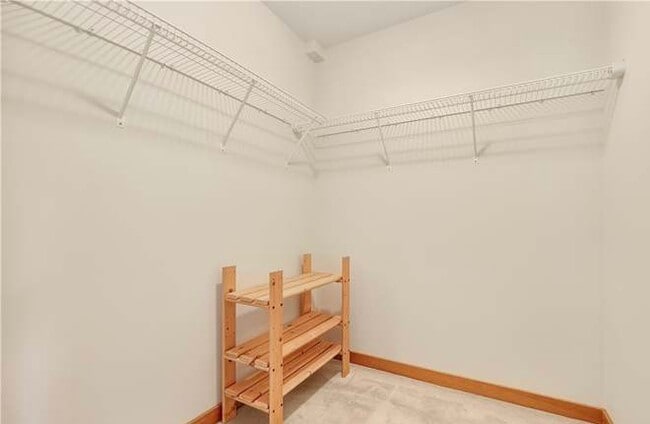 Main Bedroom Closet - 504 Holly Dr