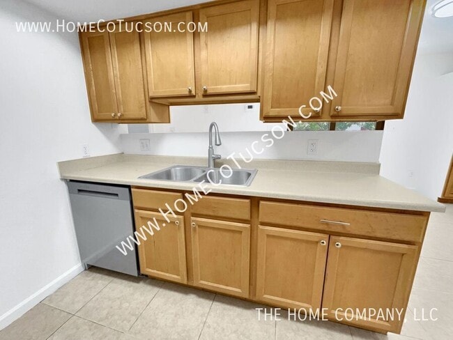 Building Photo - 823 Calle Virada