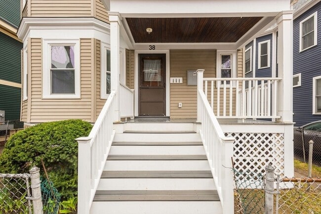 Building Photo - 38 Dorset St