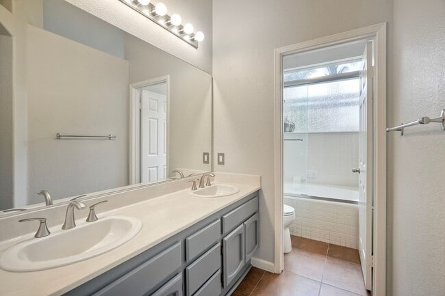 Building Photo - 3750 Via Del Rancho