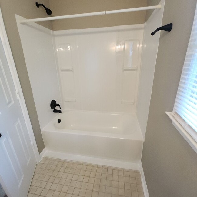 Building Photo - SPACIOUS 2-Story House with Basement in Ab...