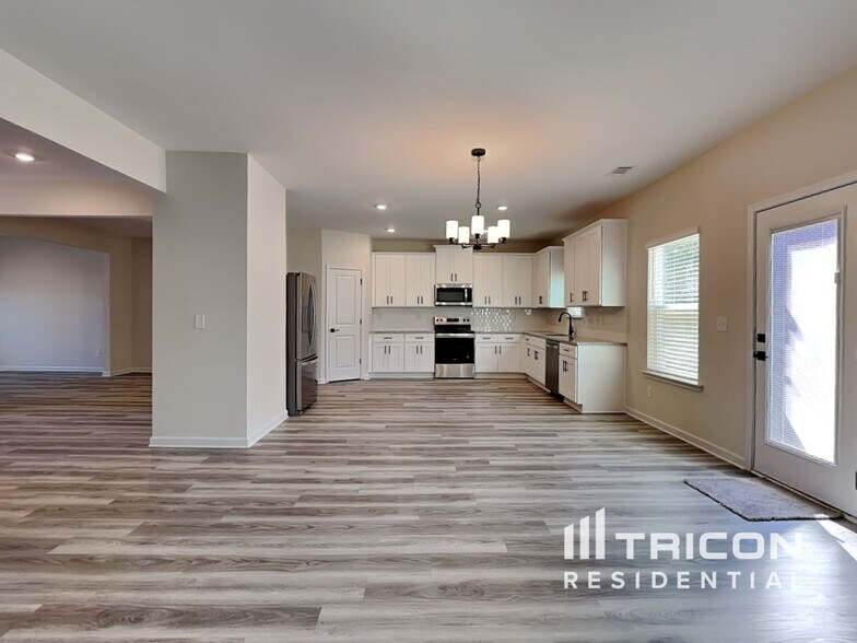 Building Photo - 3725 Saddle Bag Ct