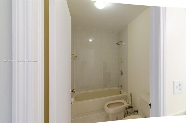 Building Photo - 3373 SW 28th Terrace
