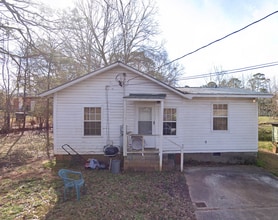 Building Photo - 805 Baker Ave