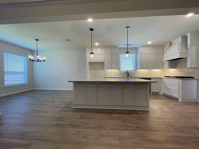 Building Photo - 6270 Shasta Creek Rd