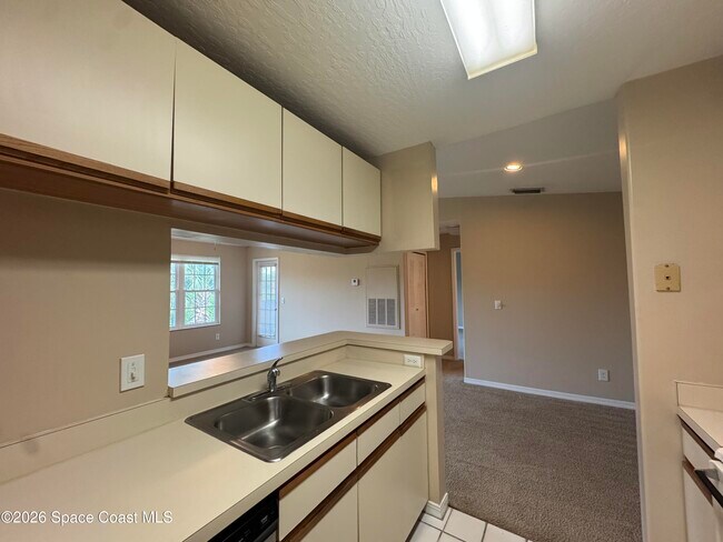 Building Photo - 7667 N Wickham Rd