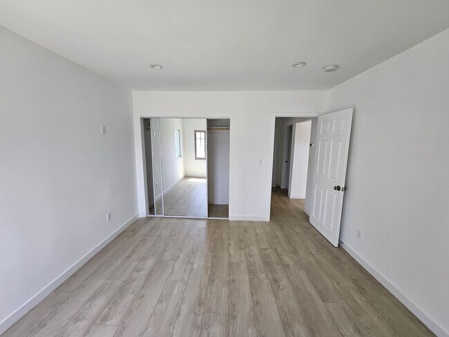 Building Photo - Denny Properties