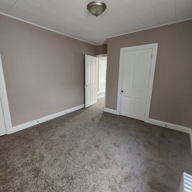 Building Photo - Charming 4BR/1.5BA Home | Modern Finishes | Open Layout | Heart of York City!