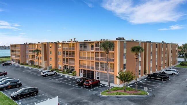Building Photo - 12760 Indian Rocks Rd