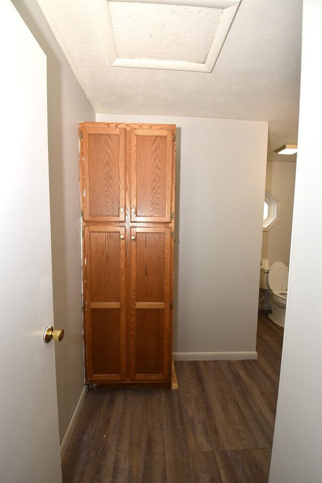 Building Photo - MIshawaka near Universities and shopping