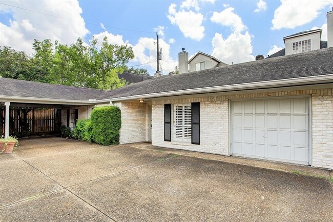 Building Photo - 6015 Valley Forge Dr
