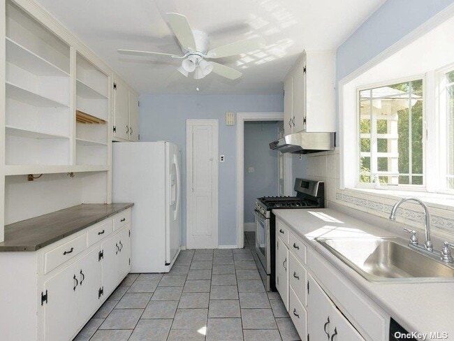 Building Photo - 70 Beechwood Ave