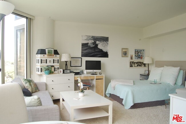 Building Photo - 4316 Marina City Dr