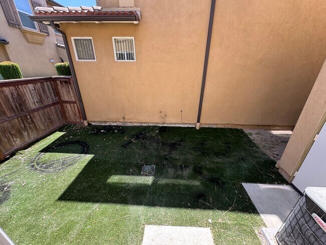 Building Photo - Welcome To Your New Home In Inglewood (Gat...