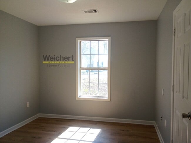 Building Photo - Freshly Remodeled 3BR/2BA with Carport & Spacious Backyard