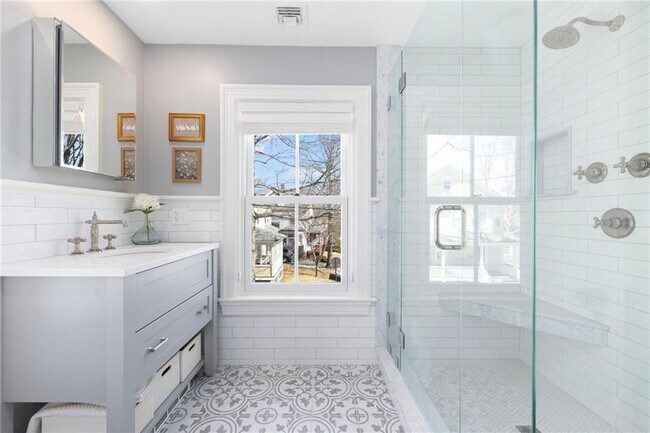 Building Photo - 89 Gibbs Ave