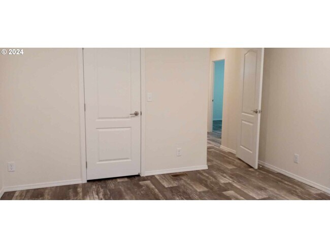 Building Photo - 348 N Falcon St