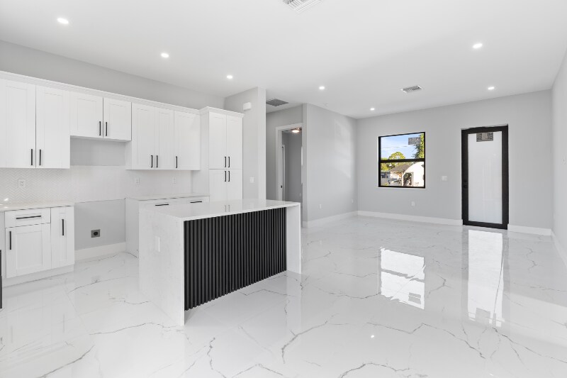 Building Photo - 2603 3rd St SW