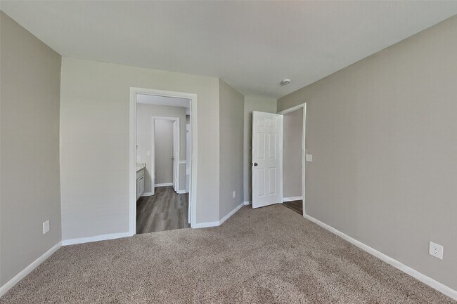 Building Photo - 19018 Oakway Dr