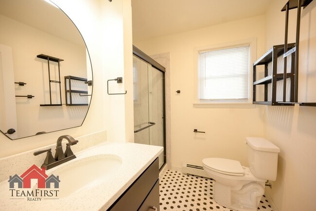 Building Photo - 1135 S Ridge Rd