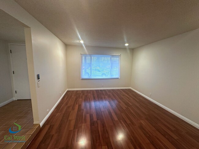 Building Photo - $4095 - Beautiful Remodeled Home on Cul-de...