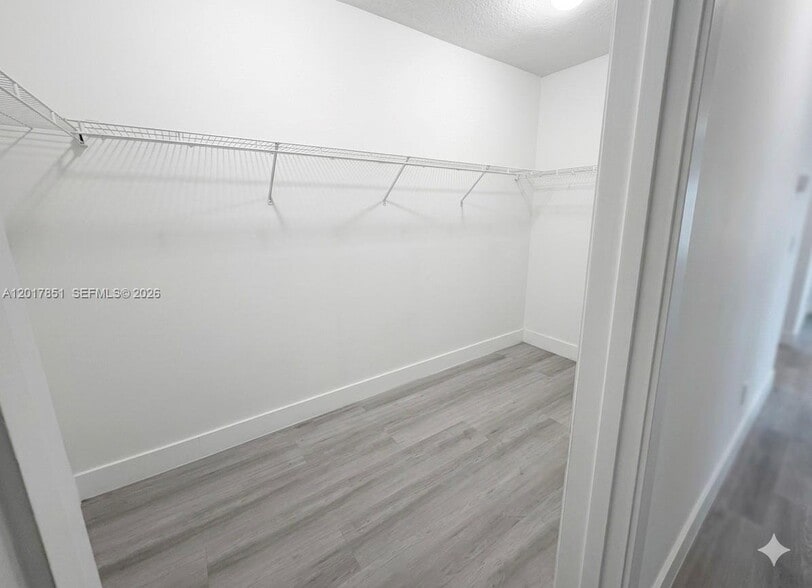 Building Photo - 140 SW 117th Ave