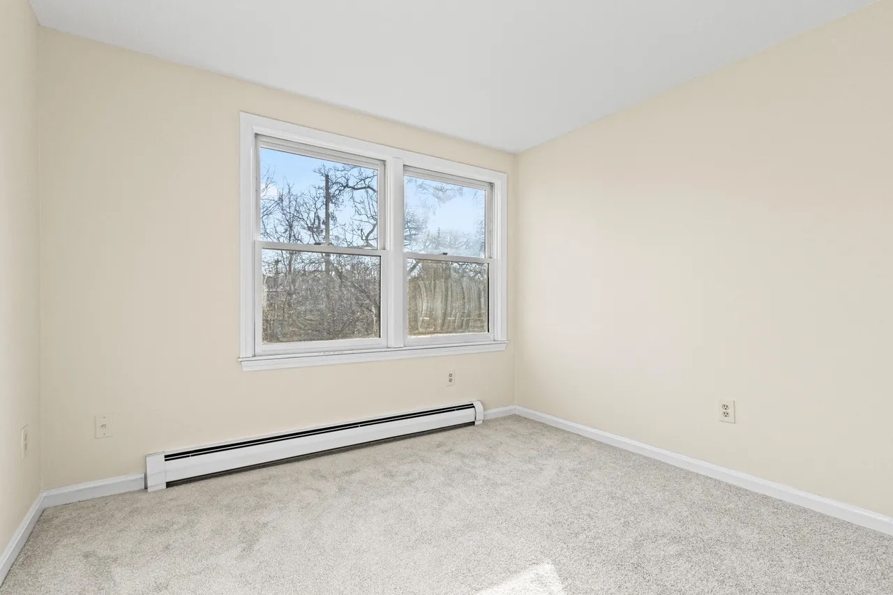 Secondary Bedroom/Office - 162 Beach St